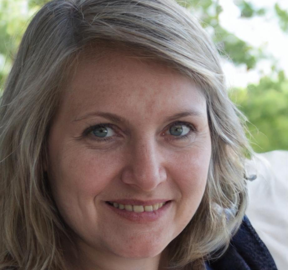 Esperanza Vidal-Torres, Directora de Formación de cenovalexio
